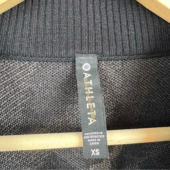 Athleta Jacquard Crew Textured Sweater Size XS Abstract Animal Print Merino Wool - Picture 3 of 9